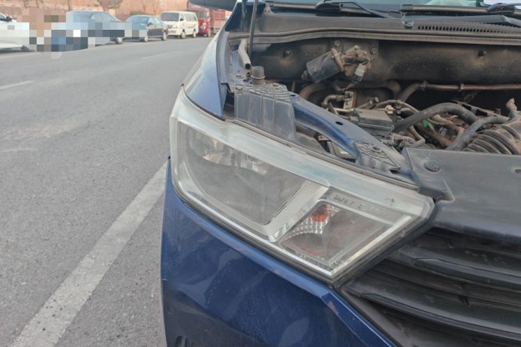 Used Wuling Hongguang 2019 1.5L S Basic Window-Sealed Vehicle China VI LAR Right Front Headlight