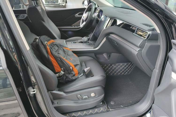 Used Hongqi HS7 PHEV 2024 2.0T PHEV Four-Wheel Drive Flagship Edition 6 Seats Right Front Seat