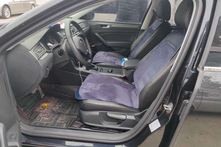 Used Volkswagen Passat  Left Front Seat