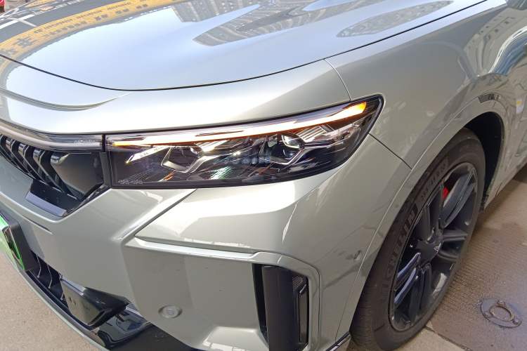 Used VOYAH FREE 2025 318 259 km All-Wheel-Drive Exploration Edition