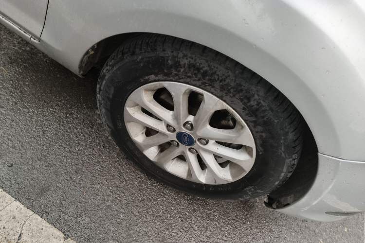 Used Ford Focus 2011 Sedan 1.8L Automatic Fashion Edition
