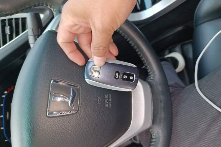 Used Luxgen 5 2014 Honor Navigation Edition 1.8T Automatic Luxury Model
