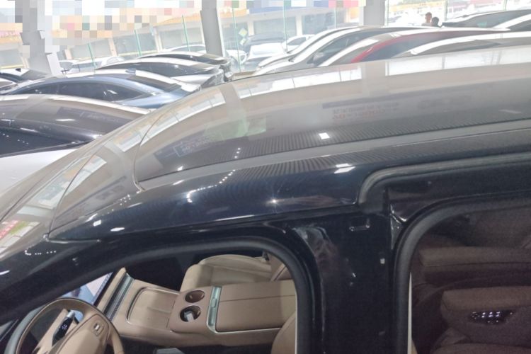 Used XPeng X9 2025 740 Ultra-Long Range Max Roof