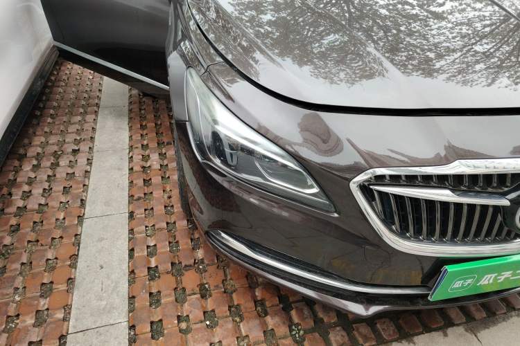 Used Buick LaCrosse 2018 20T Elite Edition Right Front Headlight