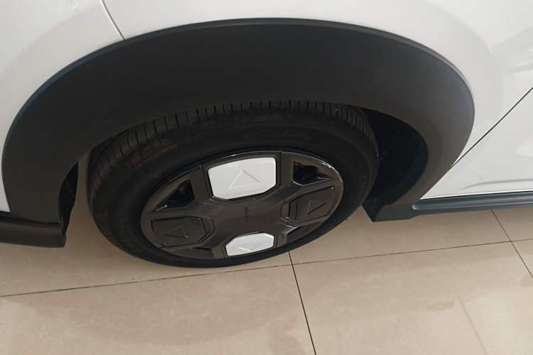 Used Geely Galaxy Panda 2025 210km Panda Kart Left Front Wheel Hub