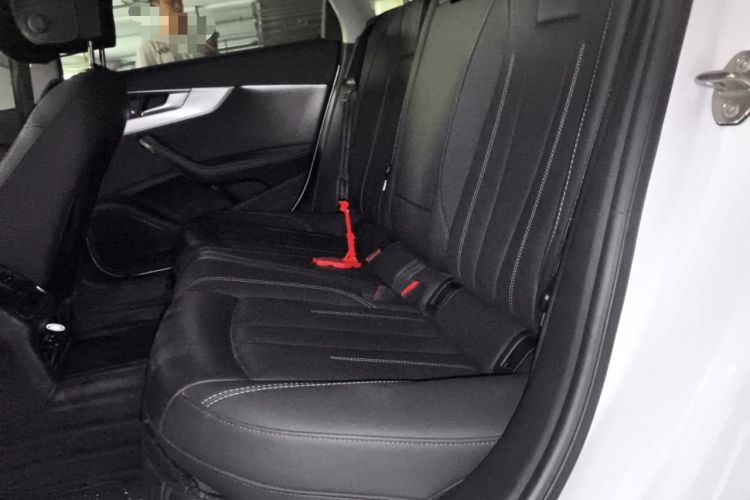 Used Audi A4L 2020 40 TFSI Fashionable and Elegant Model
