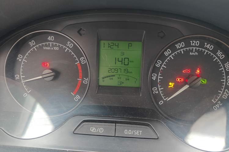 Used Skoda Rapid 2015 1.6L Automatic Smart Selection Model