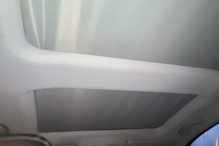 Used Mercedes-Benz M-Class 2015 ML 400 4MATIC Dynamic Model Headliner