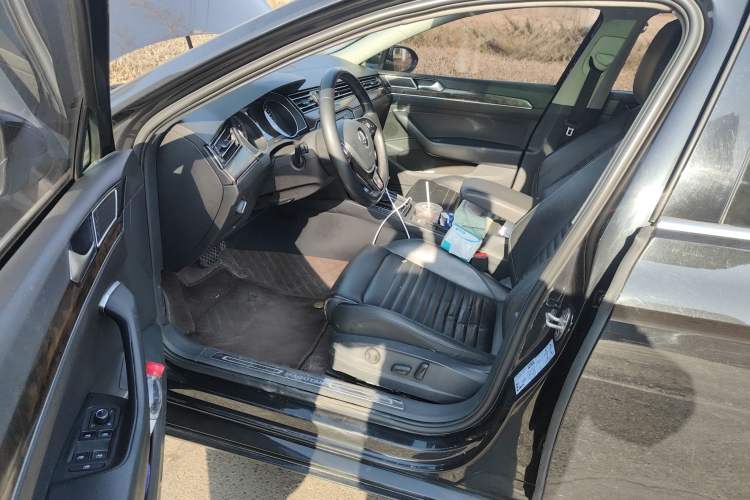 Used Volkswagen Magotan 2018 Facelift 380TSI DSG Luxury Version Driver Seat