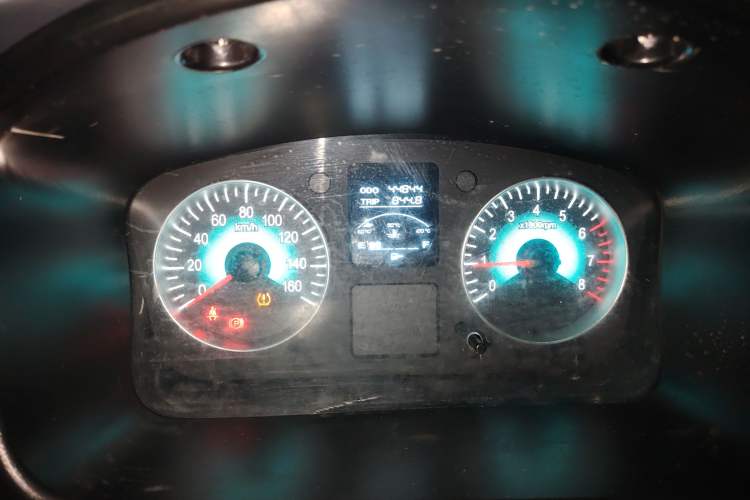 Used Jinbei Hiace X30 2023 1.5L Super-Comfortable Passenger Van 5/6/7-Seater Non-Air-Conditioned Version Model SWC15M
