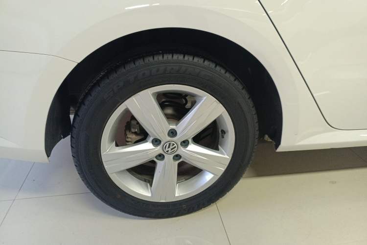 Used Volkswagen Lavida 2017 1.6L Manual Fashion Edition
