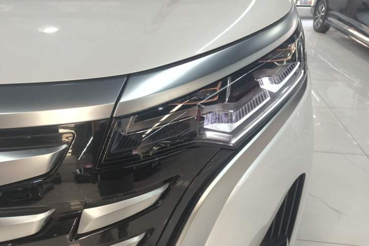 Used Denza D9 2022 DM-i 970 Four-Wheel Drive Prestige Model