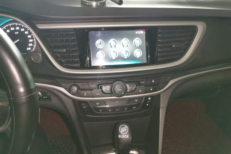 Used Buick GT 2016 15N Automatic Luxury Edition Audio And AC Panel