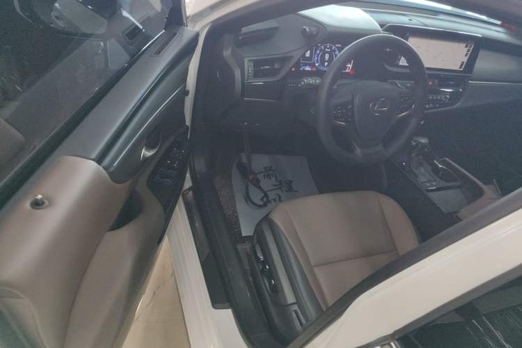 Used Lexus ES 2022 200 Excellence Edition