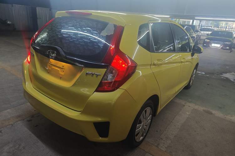 Used Honda Fit 2014 1.5L LX CVT Comfort Model Rear Right 45 Deg