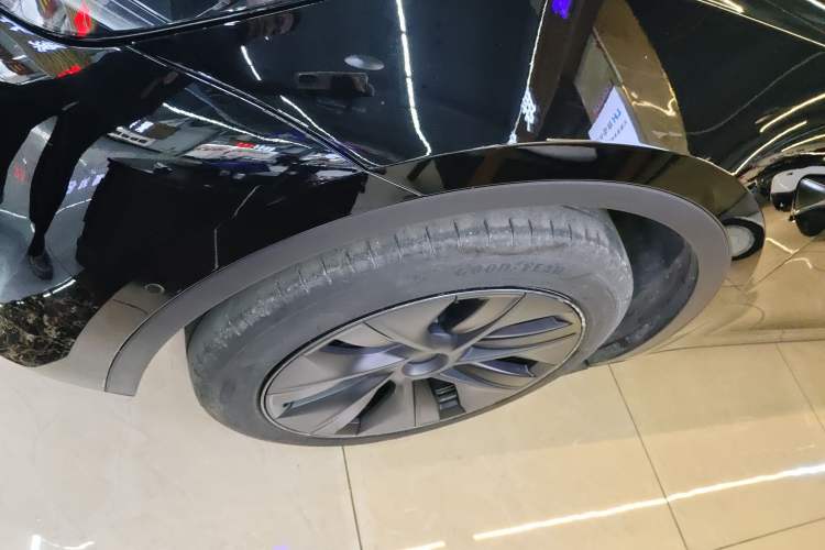 Used Tesla Model Y 2023 Rear-Wheel-Drive Version