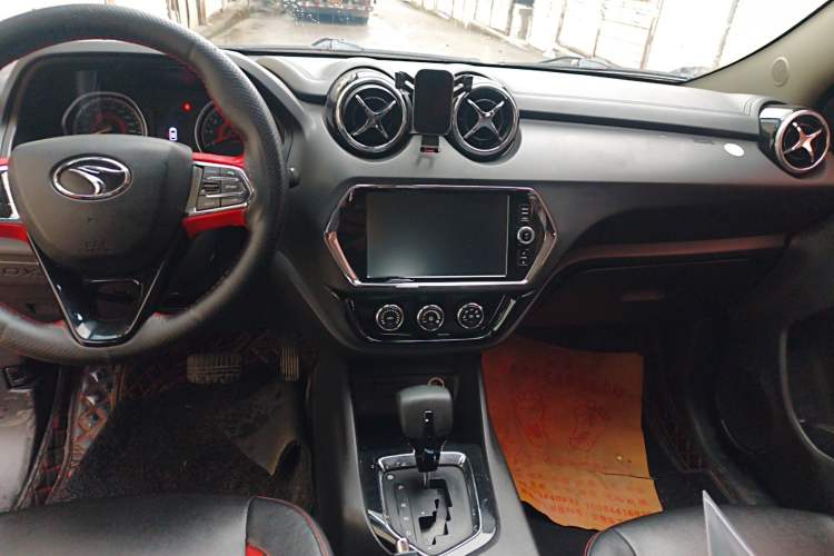 Used Soueast DX3 2016 1.5T SRG CVT Flagship Edition Audio And AC Panel