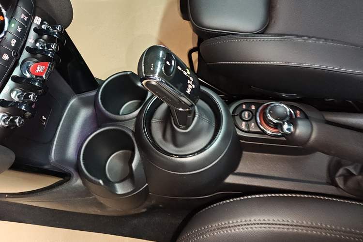 Used MINI MINI 2022 1.5T COOPER Classic Edition
