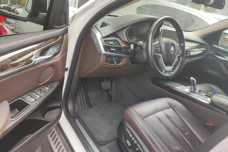 Used BMW X5 2017 xDrive28i
