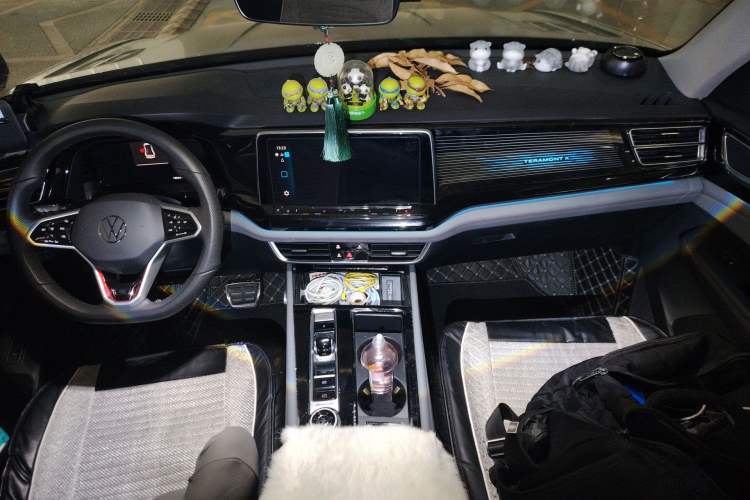 Used Volkswagen Teramont X 2023 380TSI Four-Wheel Drive Prestige Luxury Edition Center Console