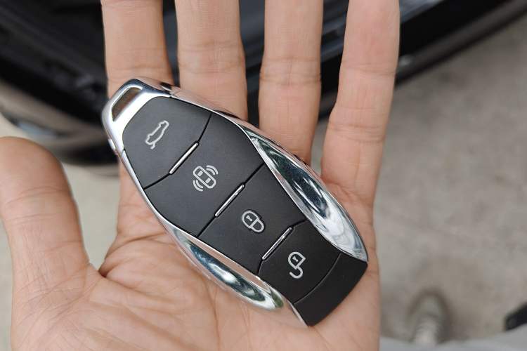 Used Hongqi H5 2024 2.0T Automatic Smart Connect Flagship Edition