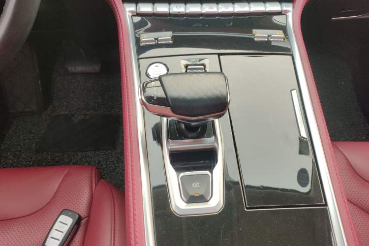 Used Changan CS85 COUPE 2019 2.0T Automatic Luxury Edition China VI Standard
