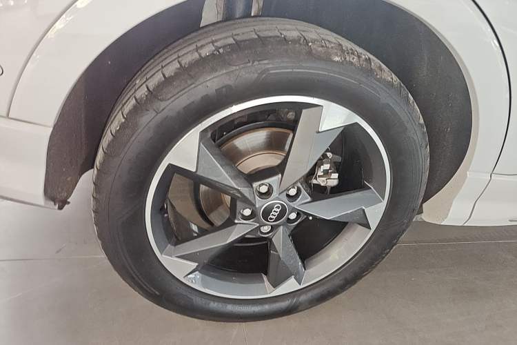 Used Audi Q3 2023 35 TFSI Fashion Dynamic Model (1.5T)
