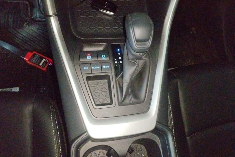 Used Toyota RAV4 2021 2.0L CVT Two-Wheel Drive Fashion Edition
