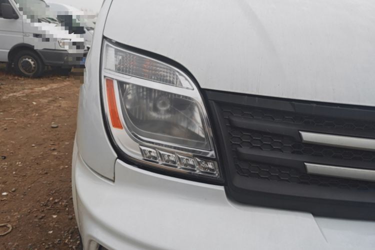 Used SAIC MAXUS Xintu V80 2021 2.0T Manual Classic Aoyuntong 127 PS Mid-axle Mid-roof 6/7/8/9-Seater