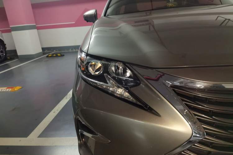 Used Lexus ES 2015 200 Elite Edition Right Front Headlight