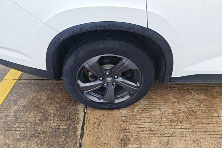 Used Baojun RM-5 2019 1.5T Manual Elite Version with 24-Hour Online Service 6 Seats
