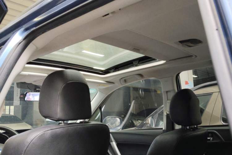 Used Subaru Forester 2014 2.5i Automatic Elite Edition Headliner