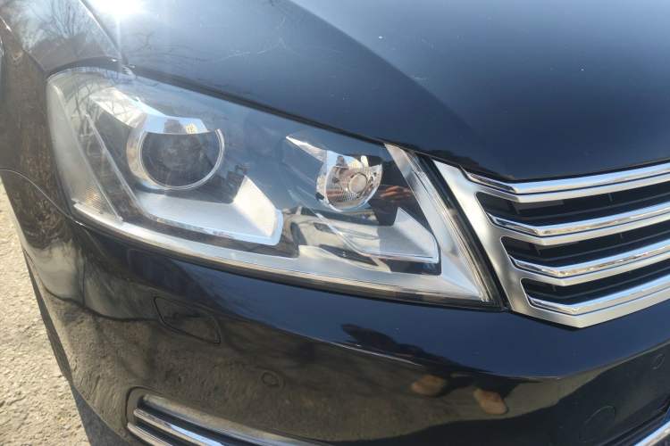 Used Volkswagen Magotan 2015 1.8TSI Luxury Model Right Front Headlight