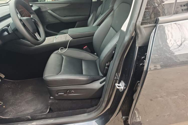 Used Tesla Model Y 2025 Long-Range All-Wheel Drive First Edition
