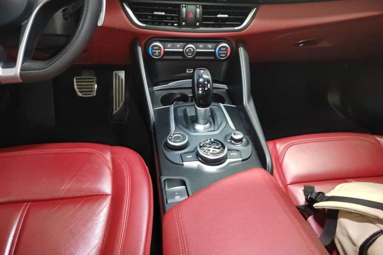 Used Alfa Romeo Giulia 2017 2.0T 280HP Luxury Edition