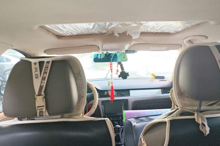 Used Volkswagen Bora 2014 1.6L Manual Comfort Model Headliner