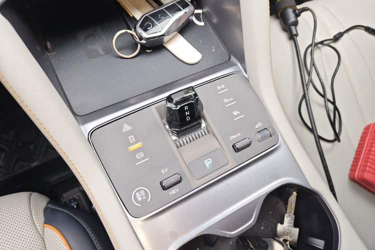 Used BYD Song PLUS New Energy 2023 Champion Edition DM-i 150KM Flagship PLUS Gear Lever