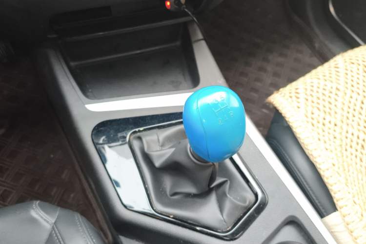 Used Soueast DX5 2019 1.5L Manual Luxury Version Gear Lever