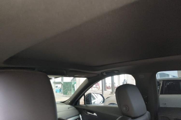 Used Cadillac XT4 2021 28T Two-Wheel Drive Leading Version
