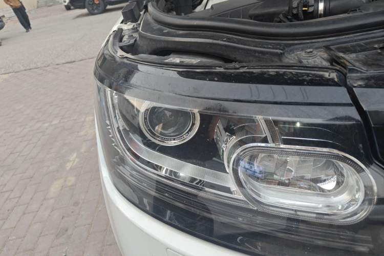 Used Land Rover Range 2015 3.0 SC V6 Vogue Right Front Headlight