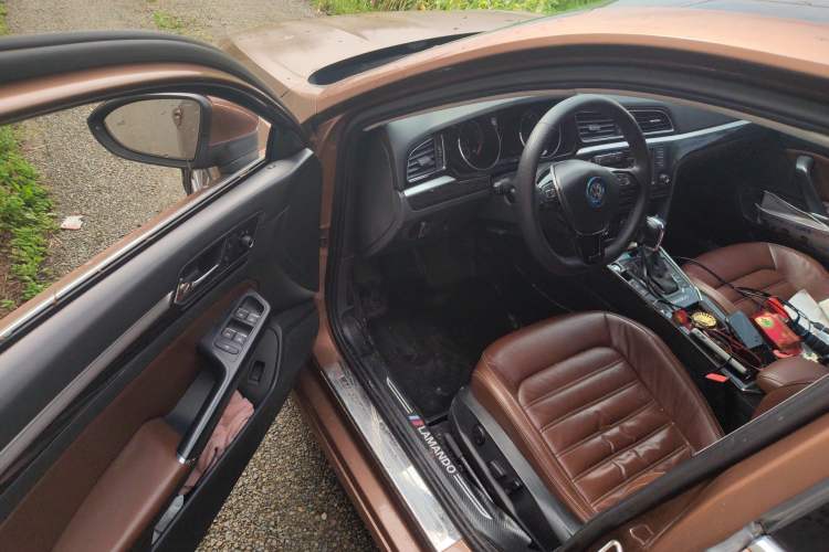 Used Volkswagen Lamando 2015 280TSI DSG Luxury Edition Driver Seat