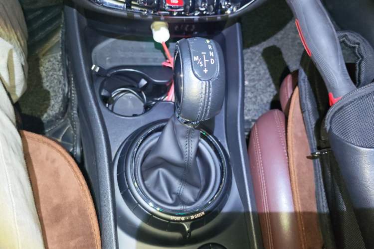 Used MINI Clubman 2016 Updated 1.5T COOPER Geek Edition Gear Lever