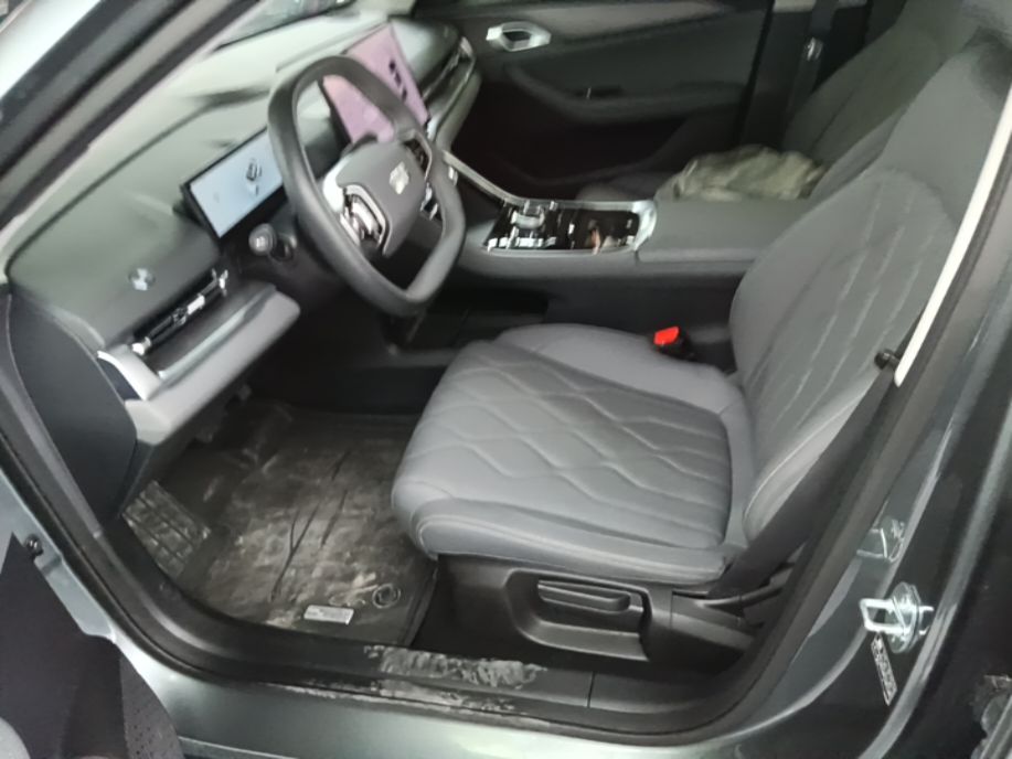 Geely Galaxy A7 2025 Model EM-i 70km Luxury Edition — снимка 17