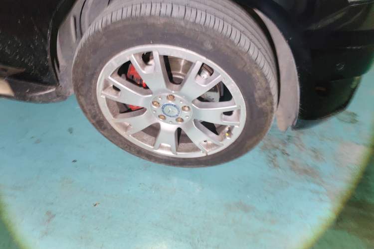 Used Mercedes-Benz GLK-Class 2012 GLK 300 4MATIC Dynamic Edition Right Front Wheel Hub