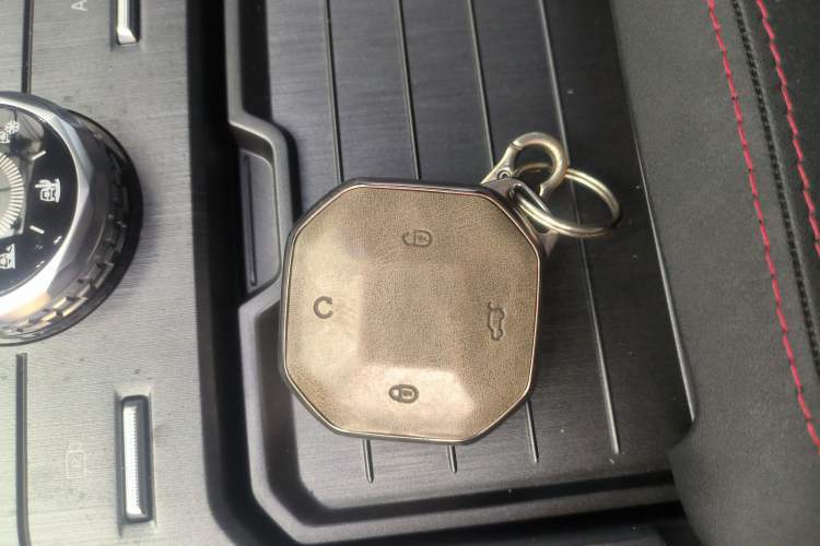 Used JETOUR Traveler 2023 2.0T All-Wheel-Drive CrossPRO Interior 1