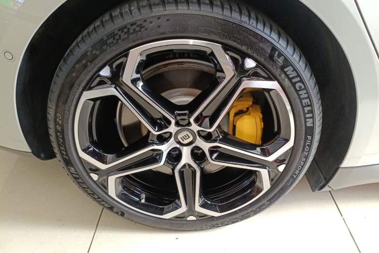 Used Xiaomi Auto SU7 2024 Rear-Drive Long-Range Intelligent Driving Version
