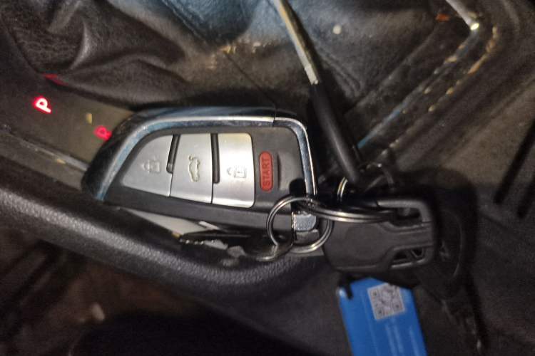 Used Volkswagen Lavida 2017 1.6L Automatic Comfort Edition Vehicle Key