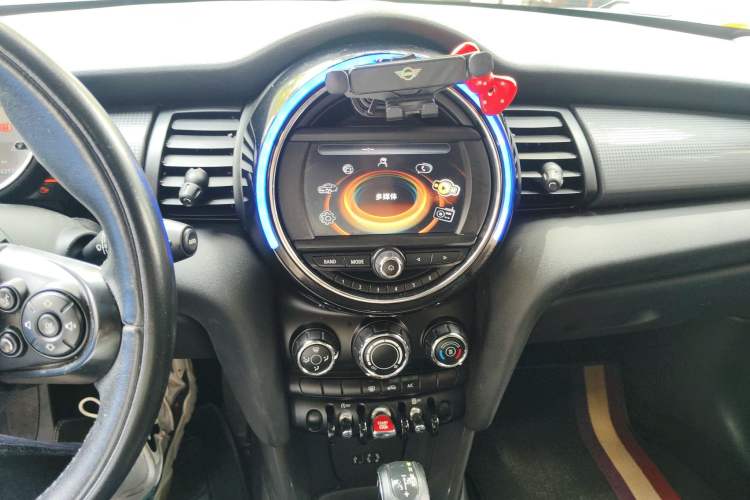 Used MINI 2015 1.5T COOPER Fun Five-Door Edition
