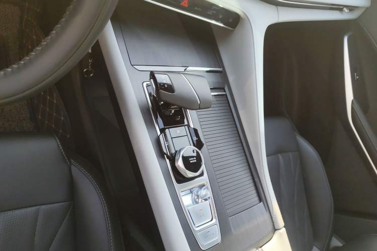 Used Changan CS75 PLUS 2024 3rd Generation Champion Edition 1.5T Intelligent Drive Dynamic Model
