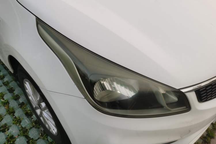 Used Kia K2 2017 Sedan 1.4L Automatic GLS Right Front Headlight